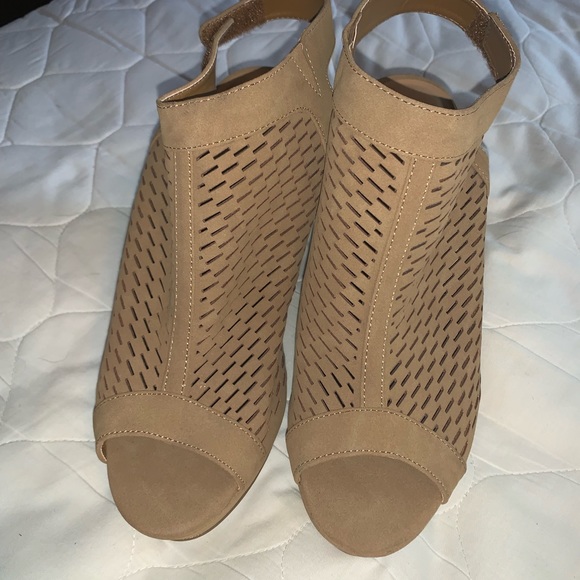 Wedges 10 - Picture 2 of 5